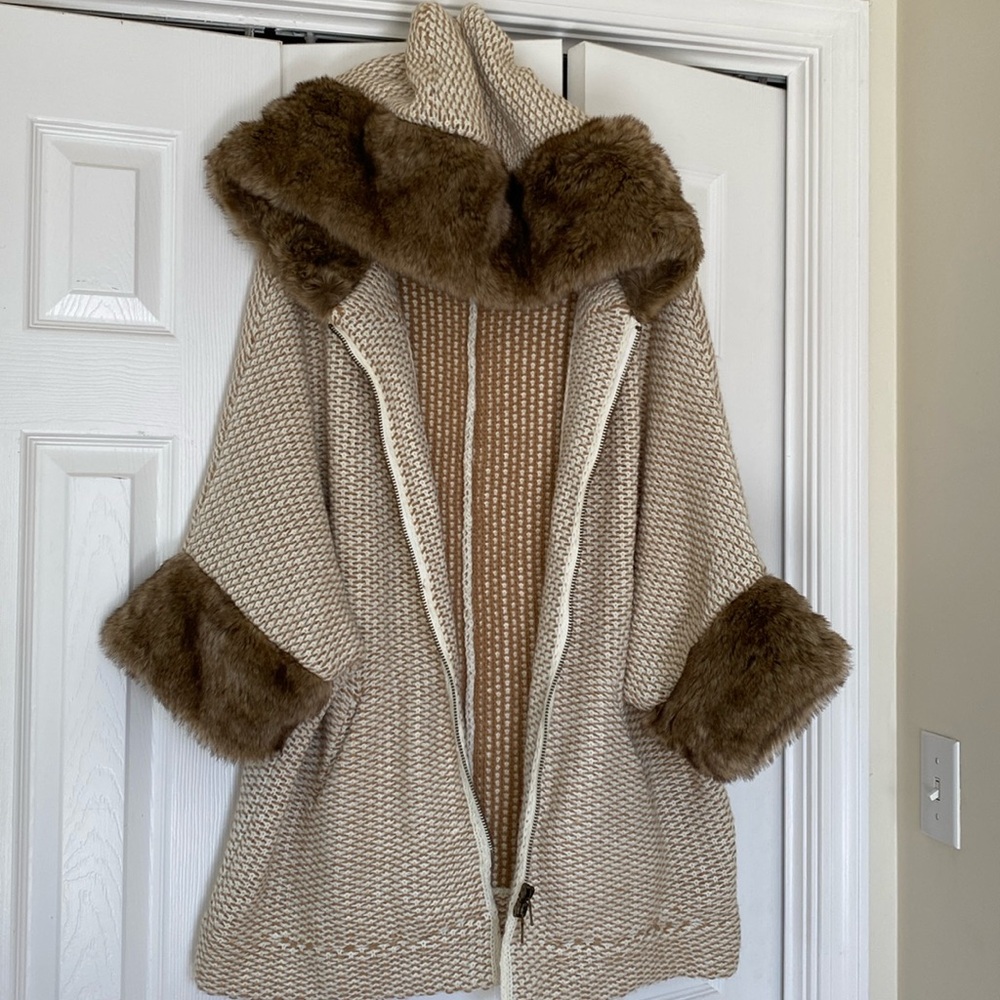 Zara Faux Fur Hooded Knit Zip Up Jacket Sz M